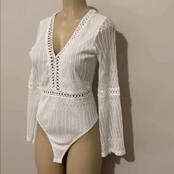 Hudson Gray - Lace Tie Back Plunge Bodysuit - Picture 6 of 9